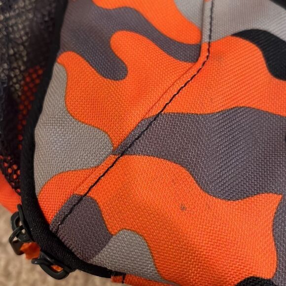 LANDS END KIDS LUNCH BOX - Picture 3 of 12